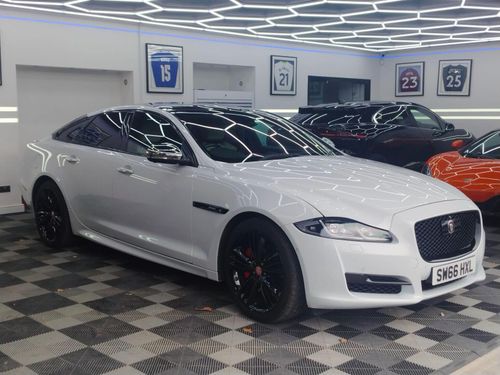 Jaguar XJ