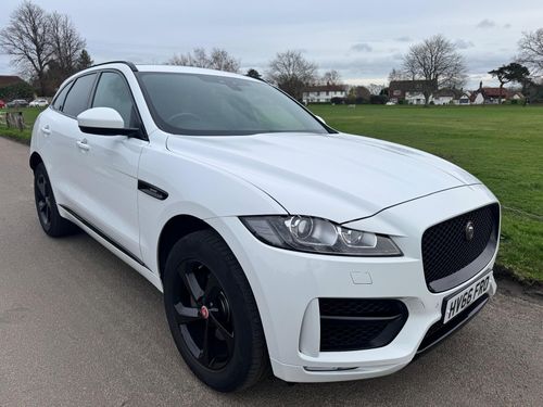 Jaguar F Pace