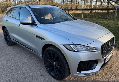 Jaguar F Pace