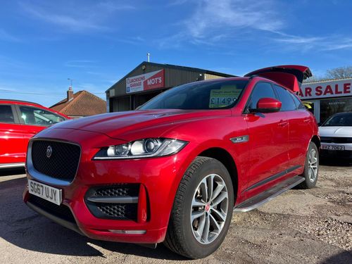Jaguar F Pace