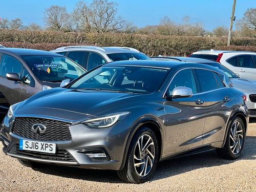 Infiniti Q30
