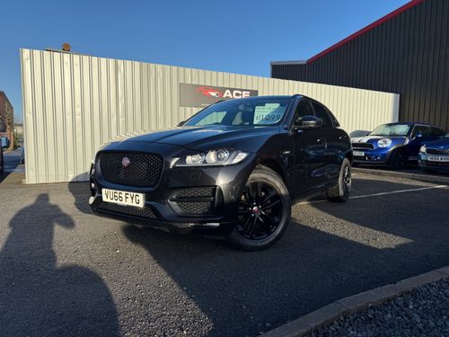 Jaguar F Pace
