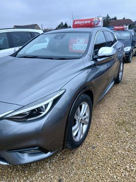 Infiniti Q30