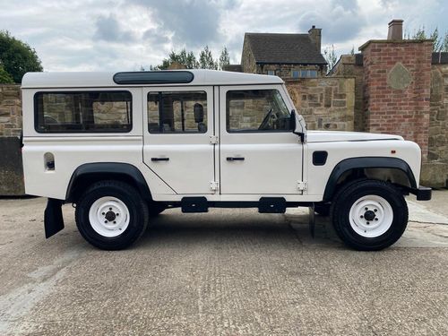 Land Rover Defender 110