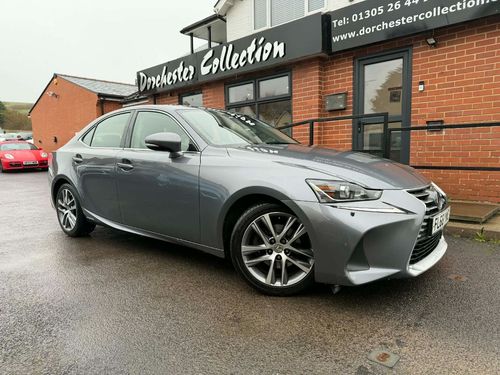 Lexus IS