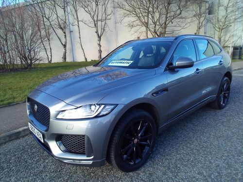 Jaguar F Pace