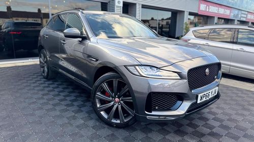 Jaguar F Pace