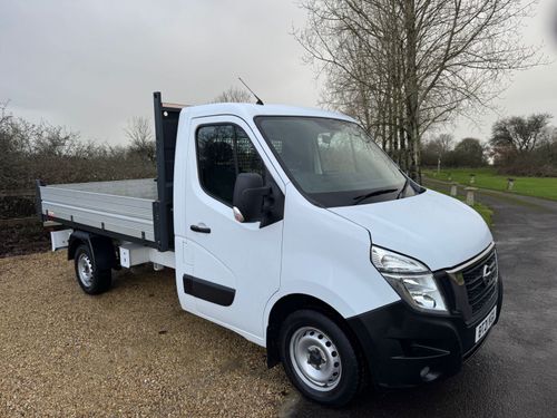 Nissan NV400
