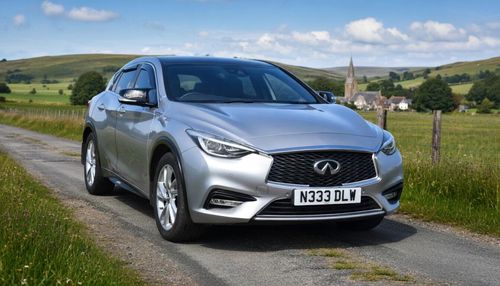 Infiniti Q30