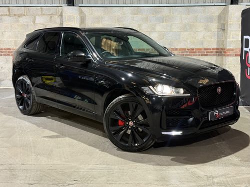 Jaguar F Pace