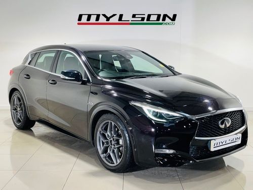 Infiniti Q30