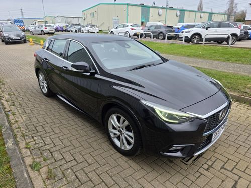 Infiniti Q30