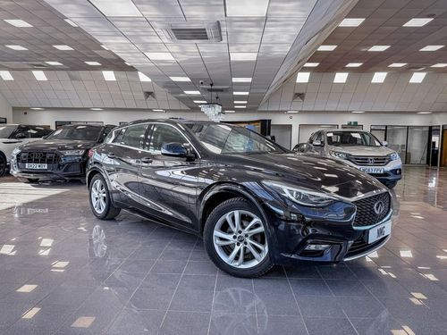Infiniti Q30