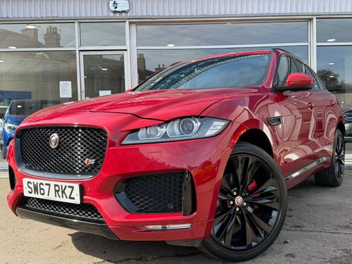 Jaguar F Pace