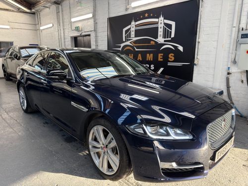 Jaguar XJ