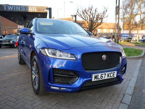 Jaguar F Pace
