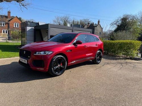 Jaguar F Pace