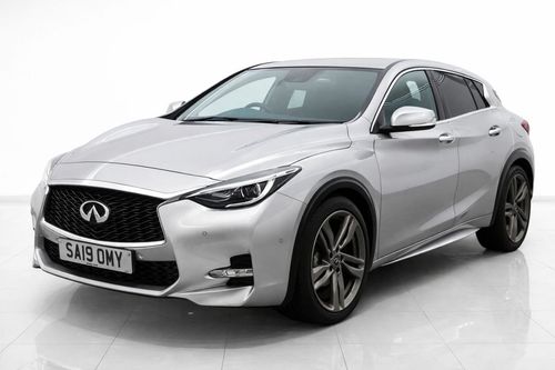 Infiniti Q30