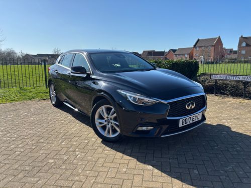 Infiniti Q30