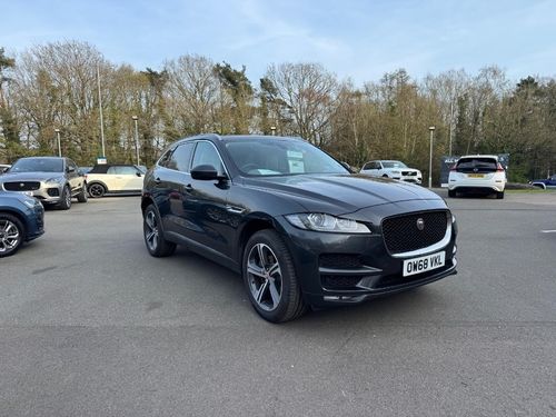 Jaguar F Pace