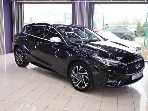 Infiniti Q30