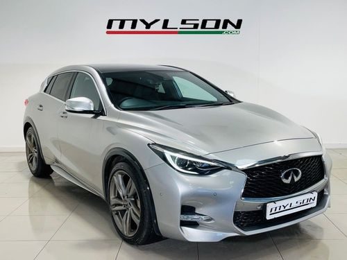Infiniti Q30