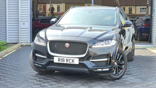 Jaguar F Pace