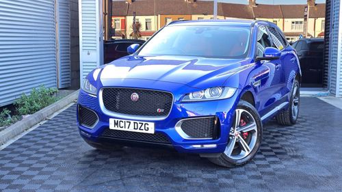 Jaguar F Pace