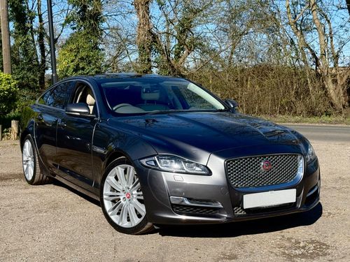 Jaguar XJ