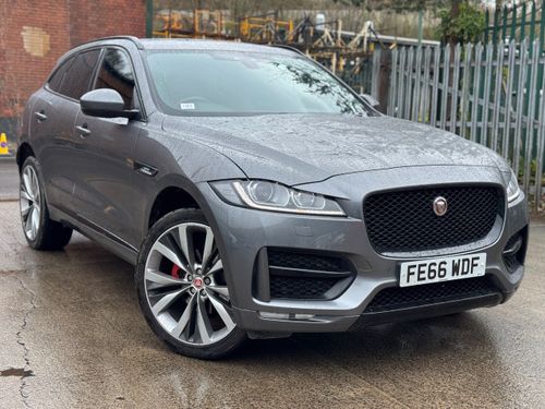 Jaguar F Pace