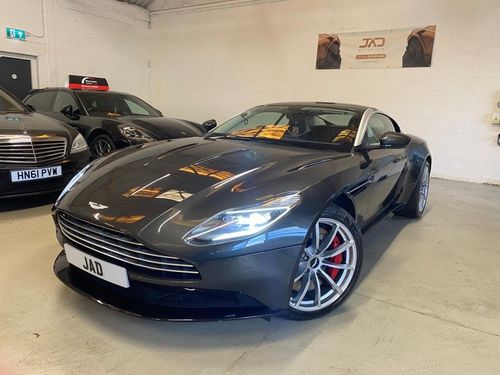 Aston Martin DB11
