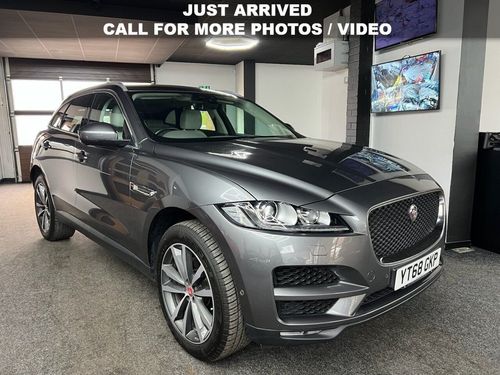 Jaguar F Pace