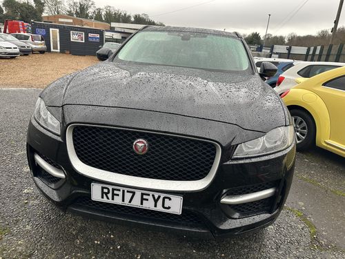 Jaguar F Pace