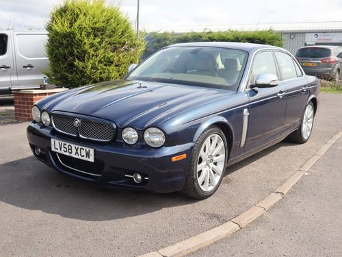 Jaguar XJ