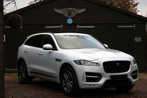 Jaguar F Pace