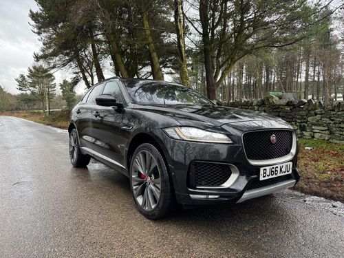 Jaguar F Pace