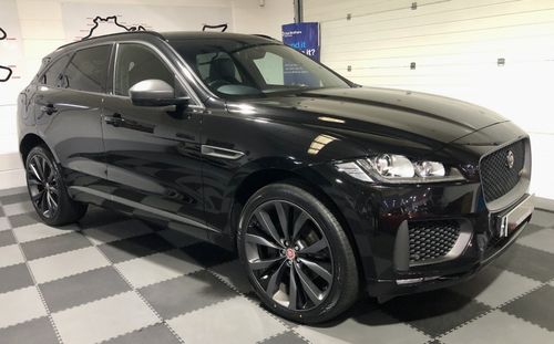 Jaguar F Pace