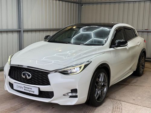 Infiniti Q30