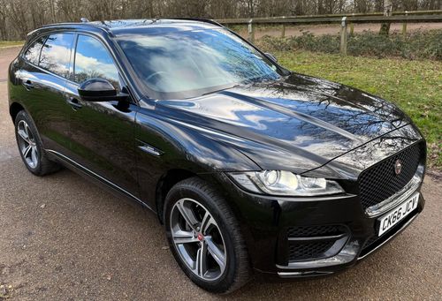 Jaguar F Pace