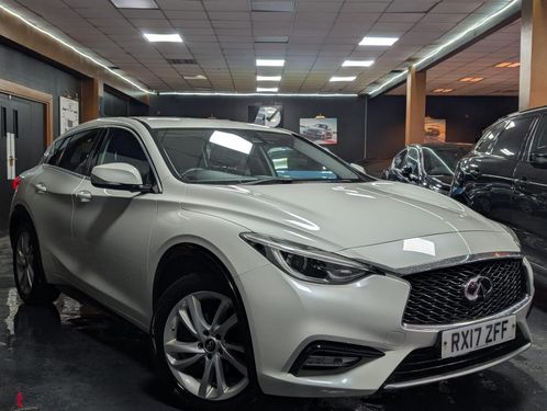 Infiniti Q30