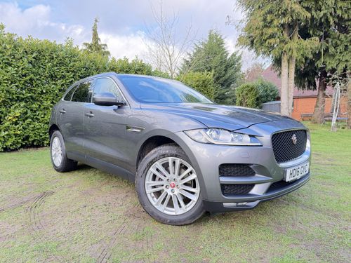 Jaguar F Pace