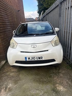 Toyota iQ