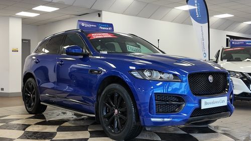 Jaguar F Pace