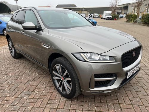 Jaguar F Pace