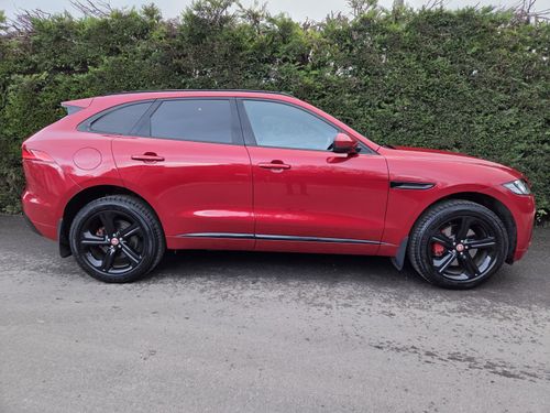 Jaguar F Pace