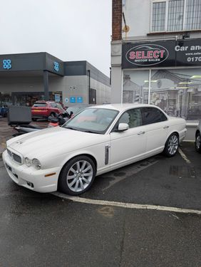 Jaguar XJ