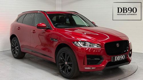 Jaguar F Pace