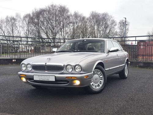 Jaguar XJ