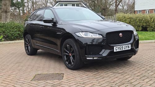 Jaguar F Pace
