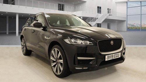 Jaguar F Pace